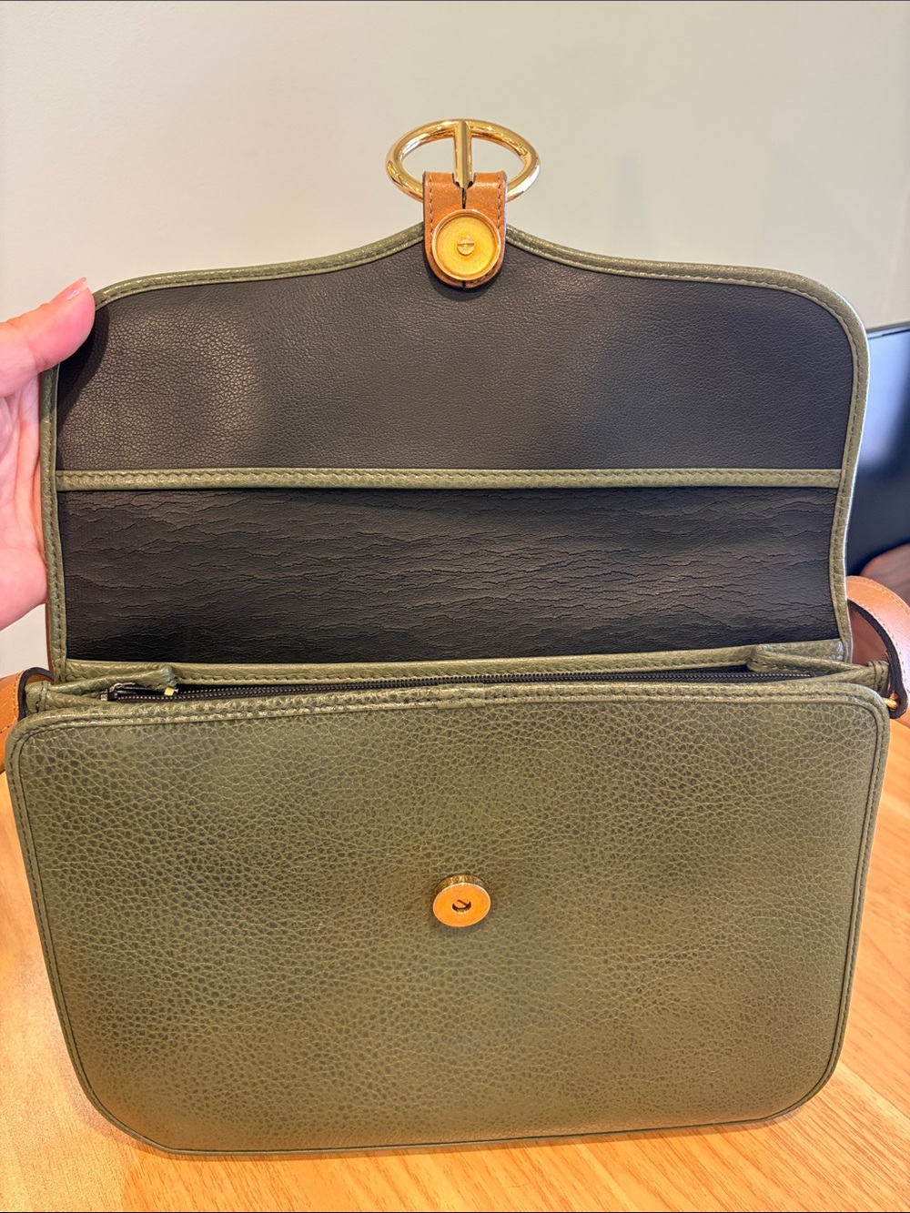 Pre-loved Vintage Christian Dior Leather Shoulder bag - Picture 9 of 13